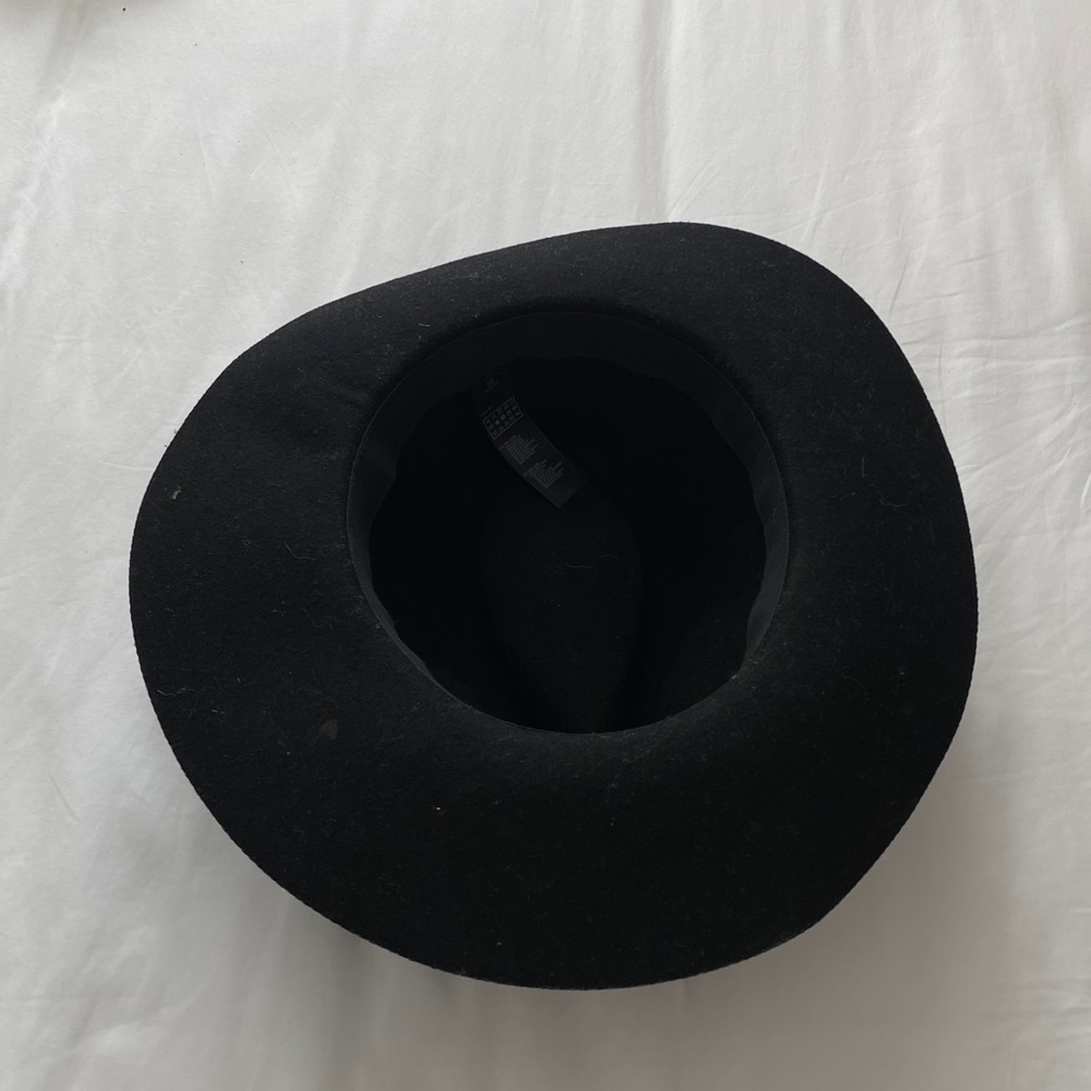 Fedora - Picture 2 of 2